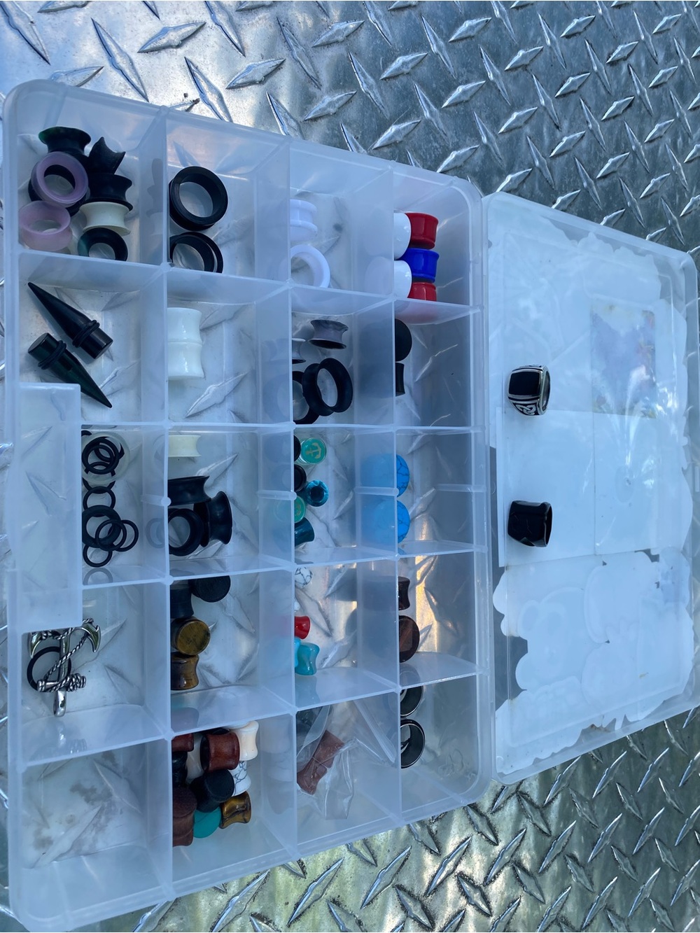 Plugs & tunnels /2 rings & a pendant